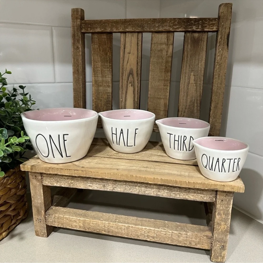 🆕 Rae Dunn | Measuring Cups with 💕 Pink Interior!